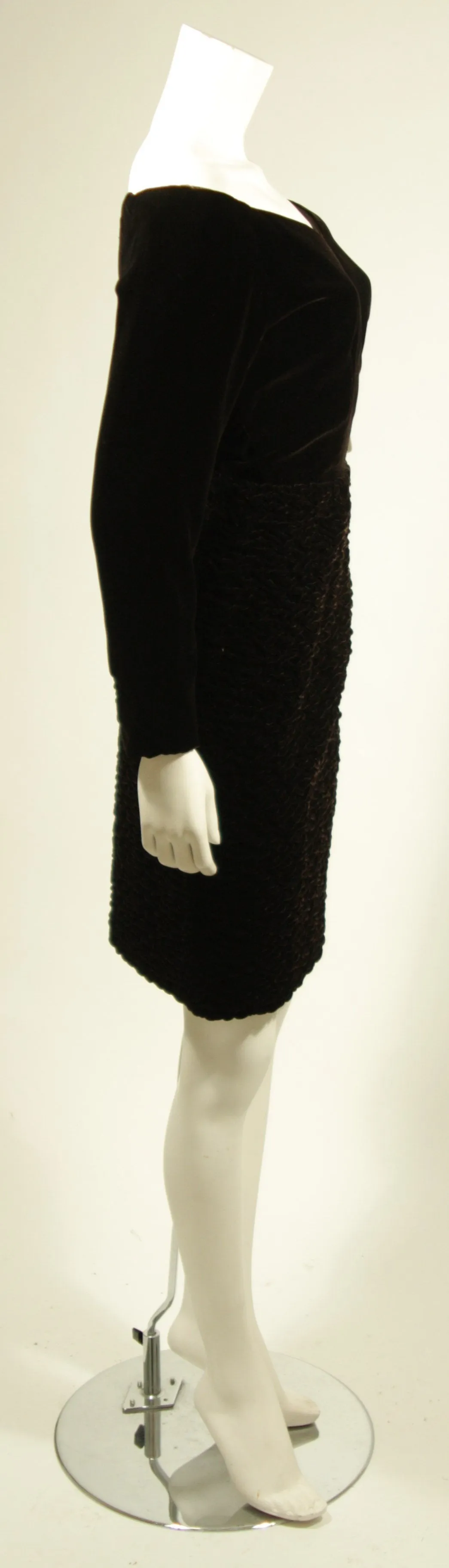 OSCAR DE LA RENTA Brown Velvet Ruched Cocktail Dress Size 6