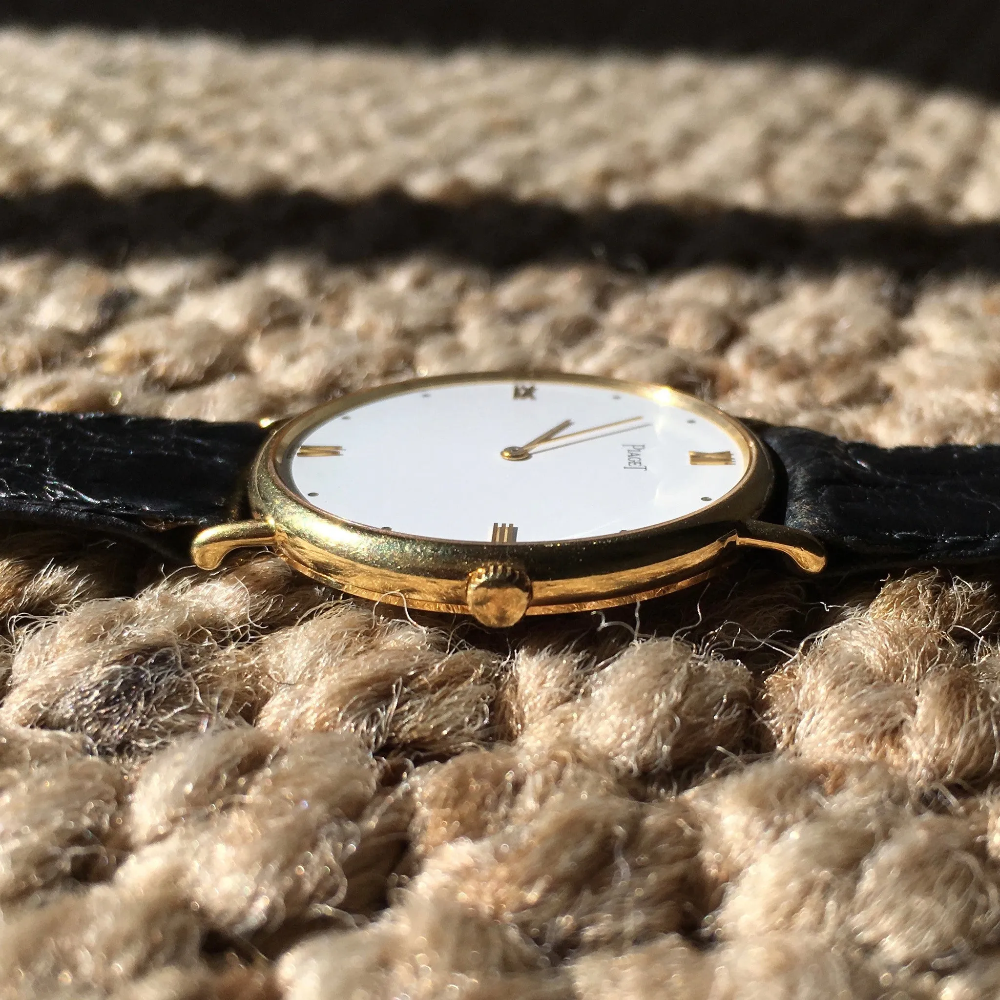 Piaget 8065 Quartz Solid 18K Yellow Gold White Dial Dress Wristwatch