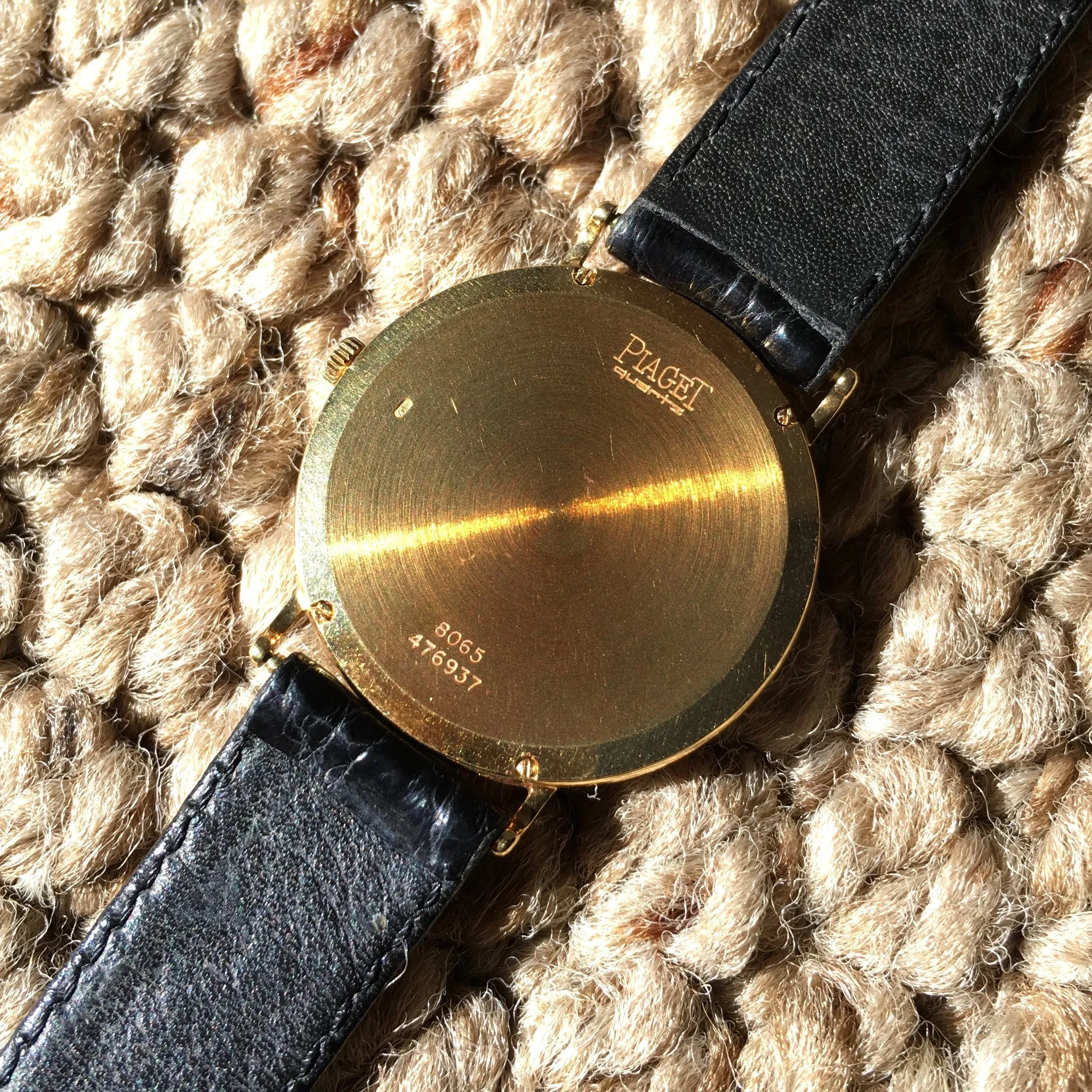 Piaget 8065 Quartz Solid 18K Yellow Gold White Dial Dress Wristwatch