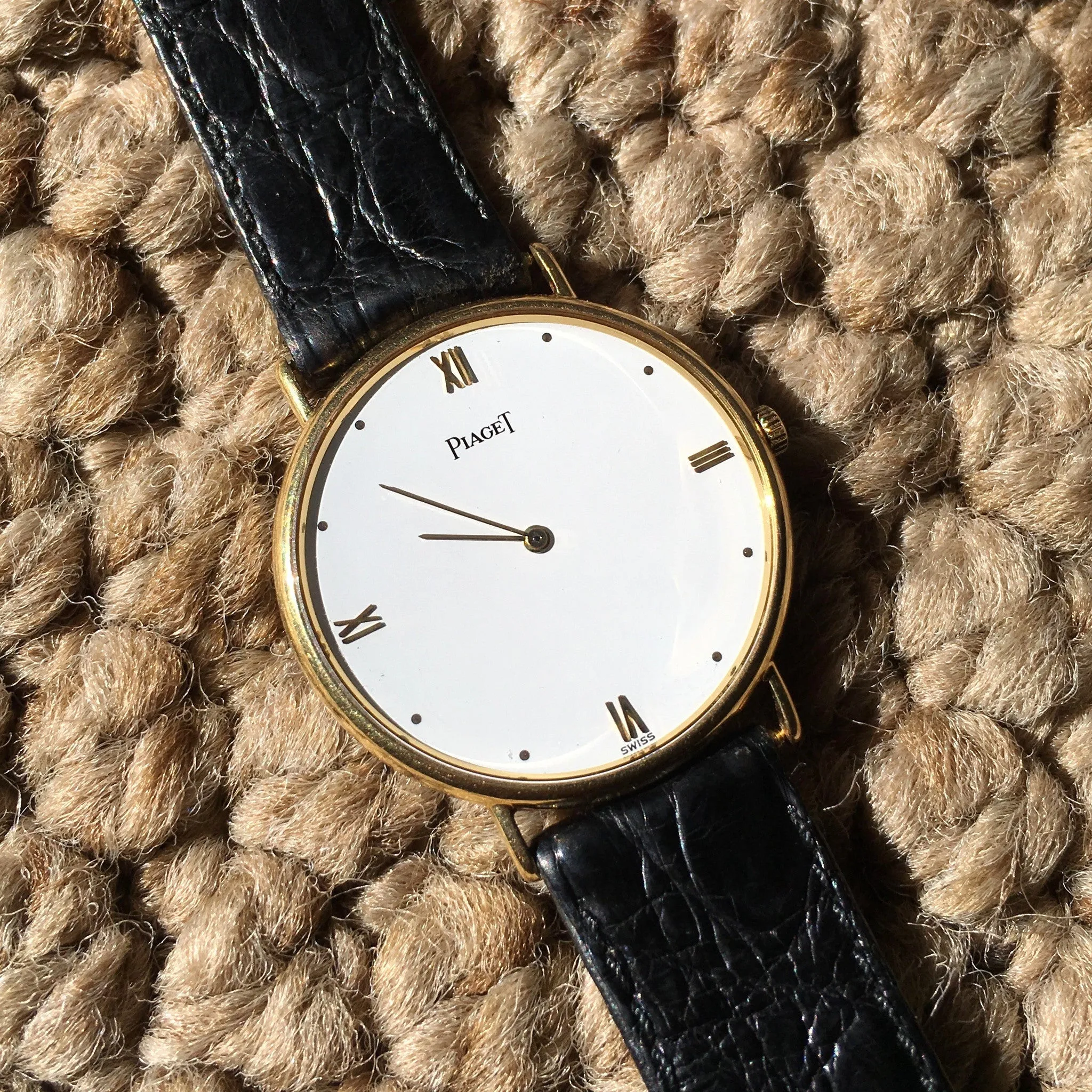 Piaget 8065 Quartz Solid 18K Yellow Gold White Dial Dress Wristwatch