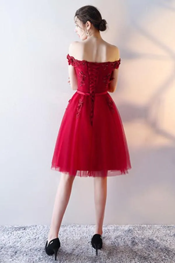 Red Sleeveless Lace Fashion Homecoming Dress With Appliques TR0189