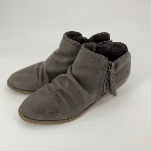 Report Booties Size 8
