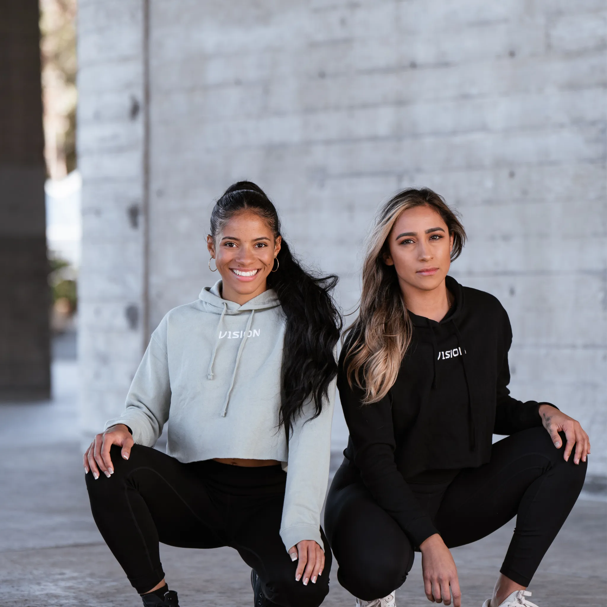 Signature V1SION Lightweight Cropped Hoodie "Black"