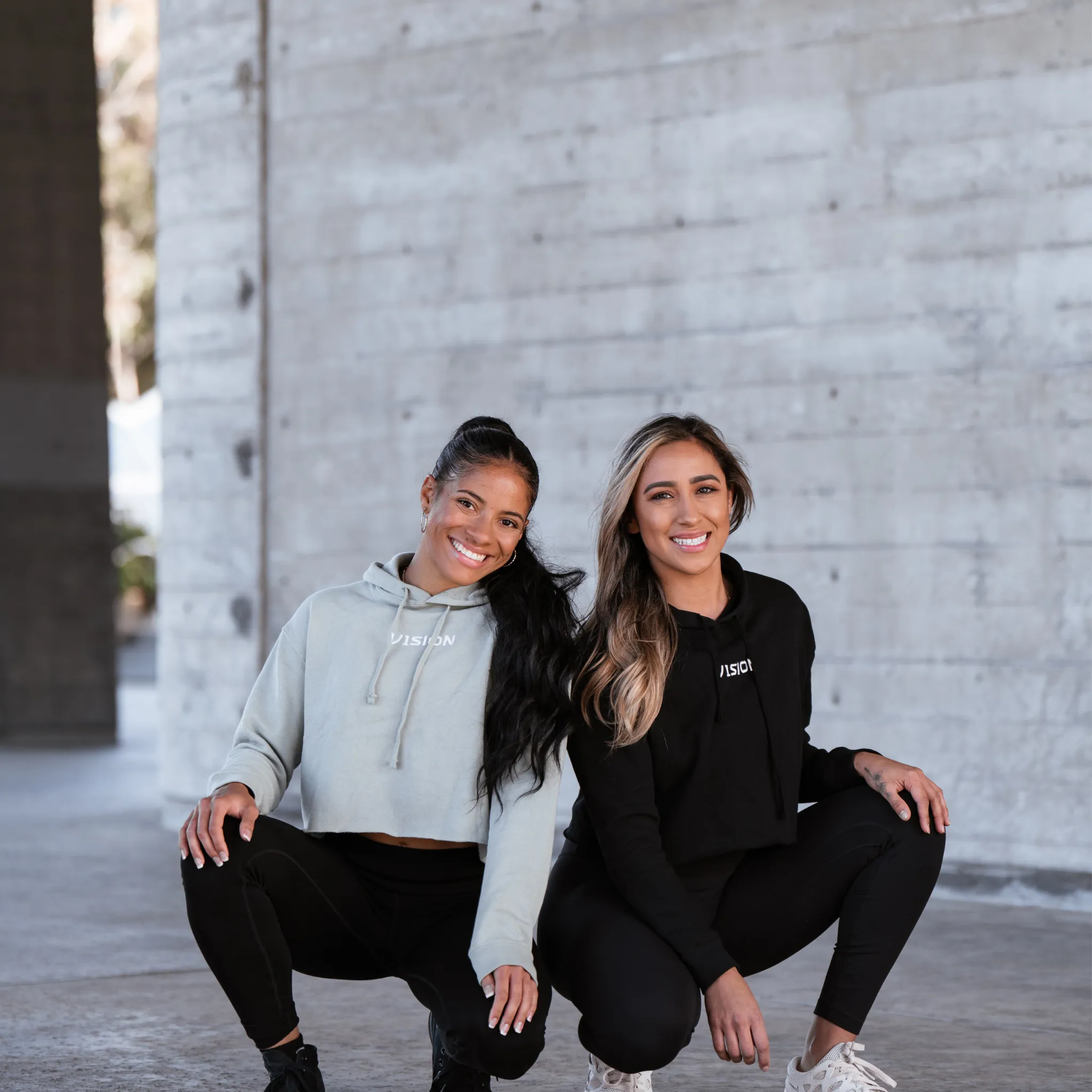 Signature V1SION Lightweight Cropped Hoodie "Black"