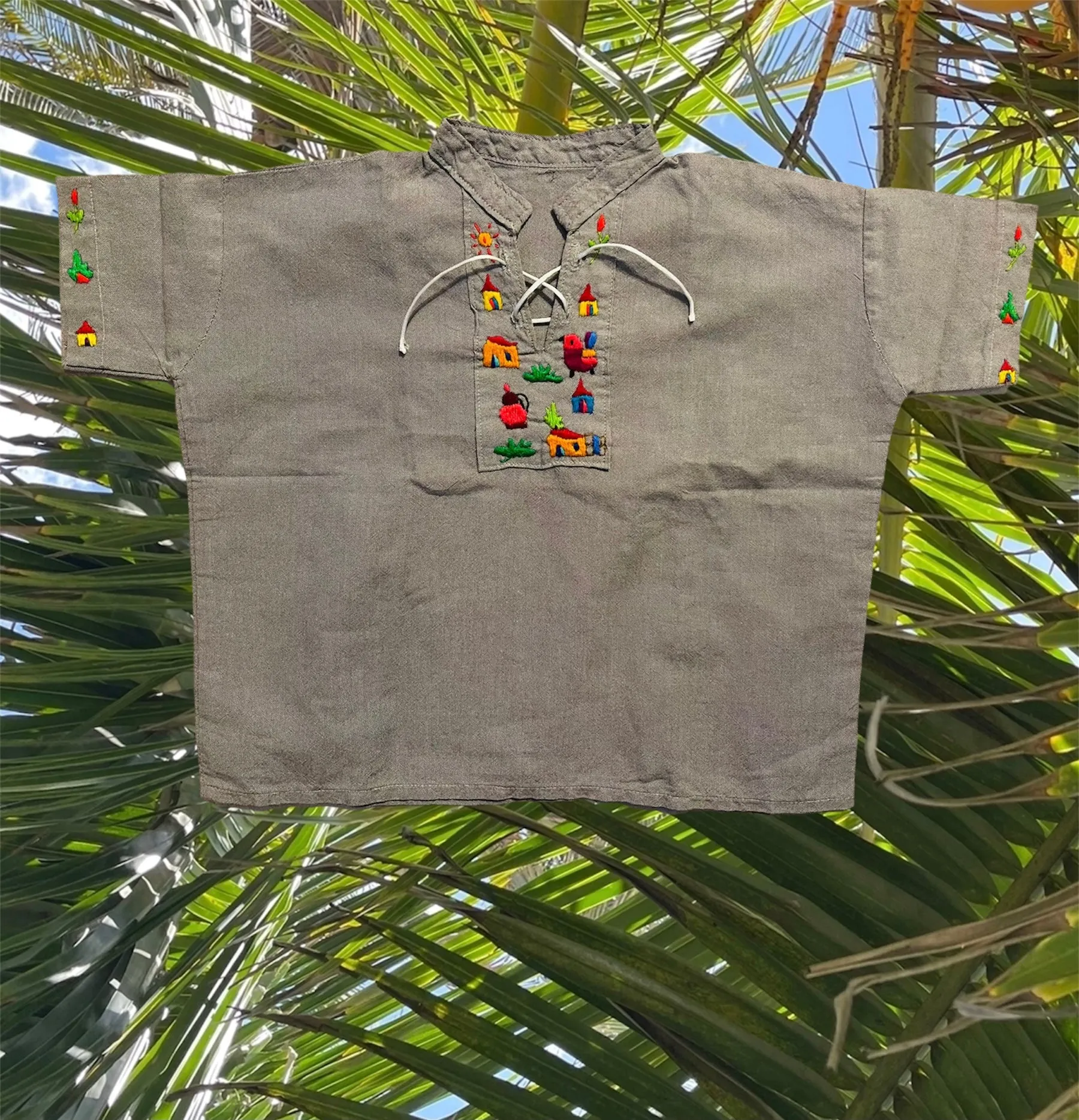 Size 8: 7/8 Traditional Embroidered Shirt from El Salvador-Camisa de niñxs bordado