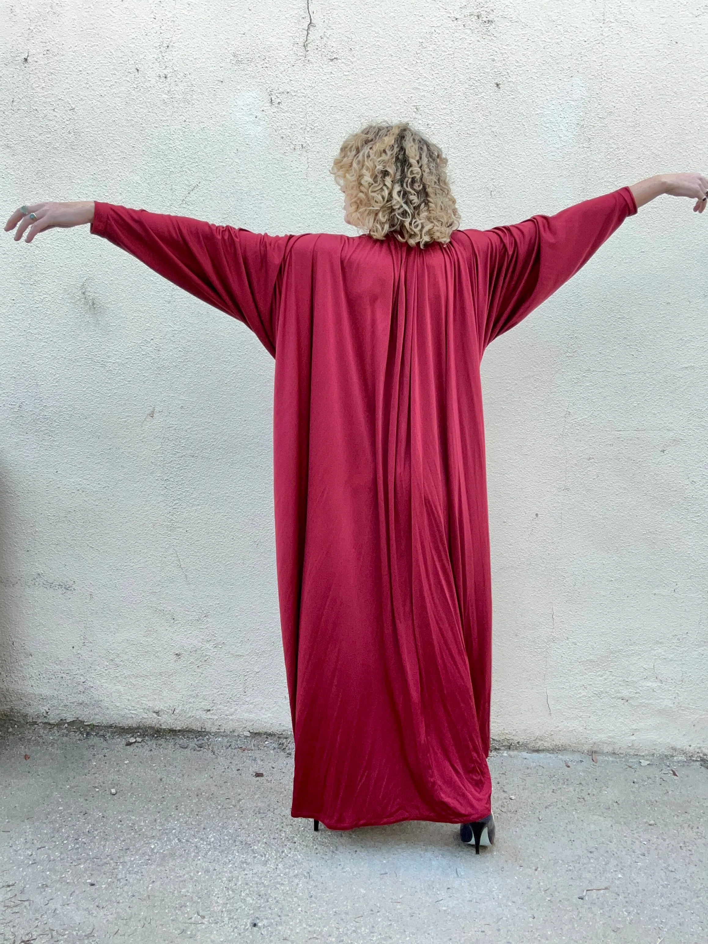 Stunning Vintage Yuki Rembrandt Burgundy Gown
