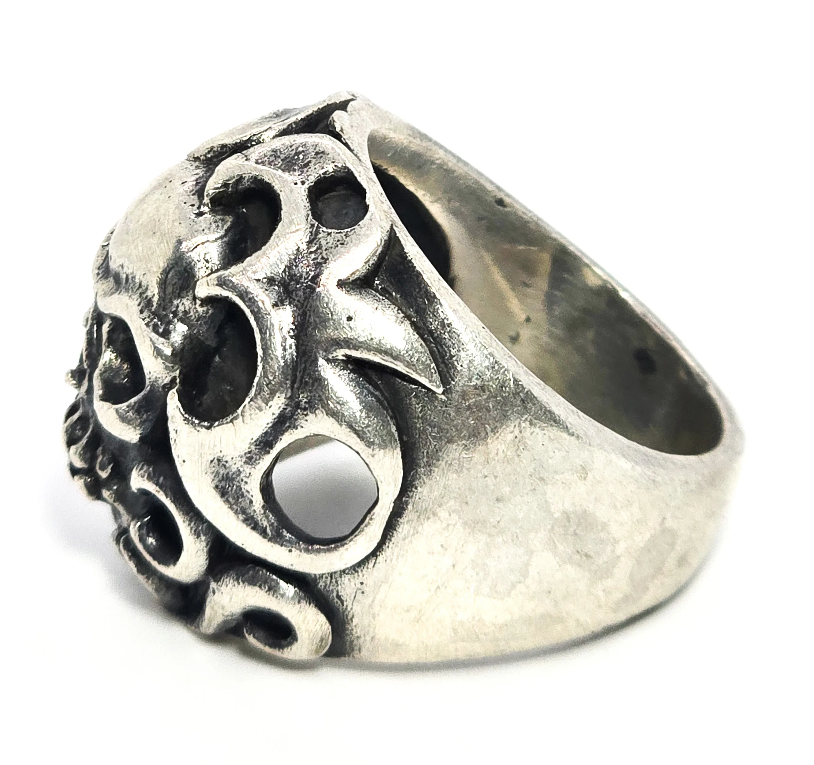 Thick Skull tribal flames retro biker solid sterling silver memento mori ring size 10.5