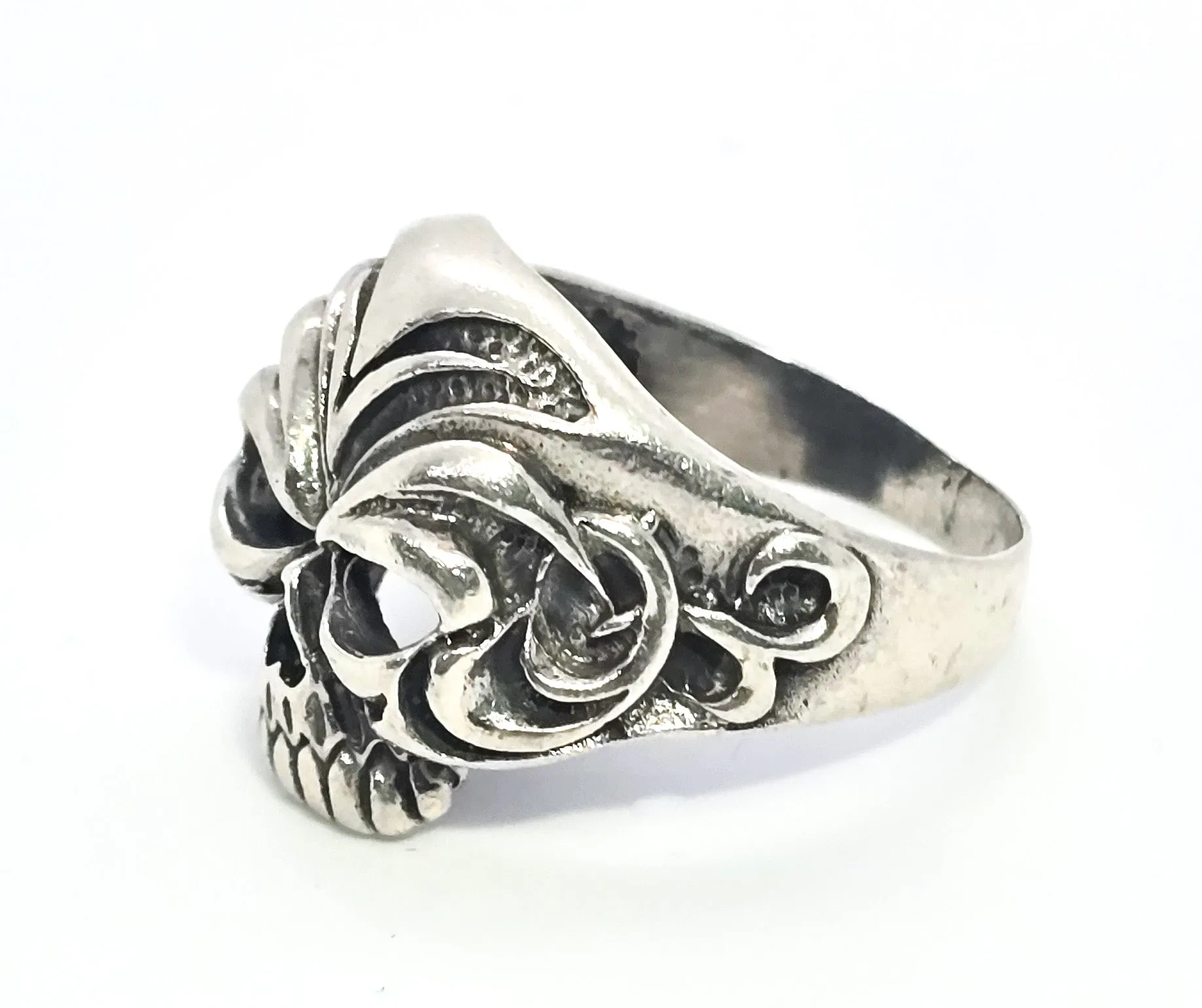 Tribal skull retro biker thick sterling silver skull with open eyes men's ring size 11