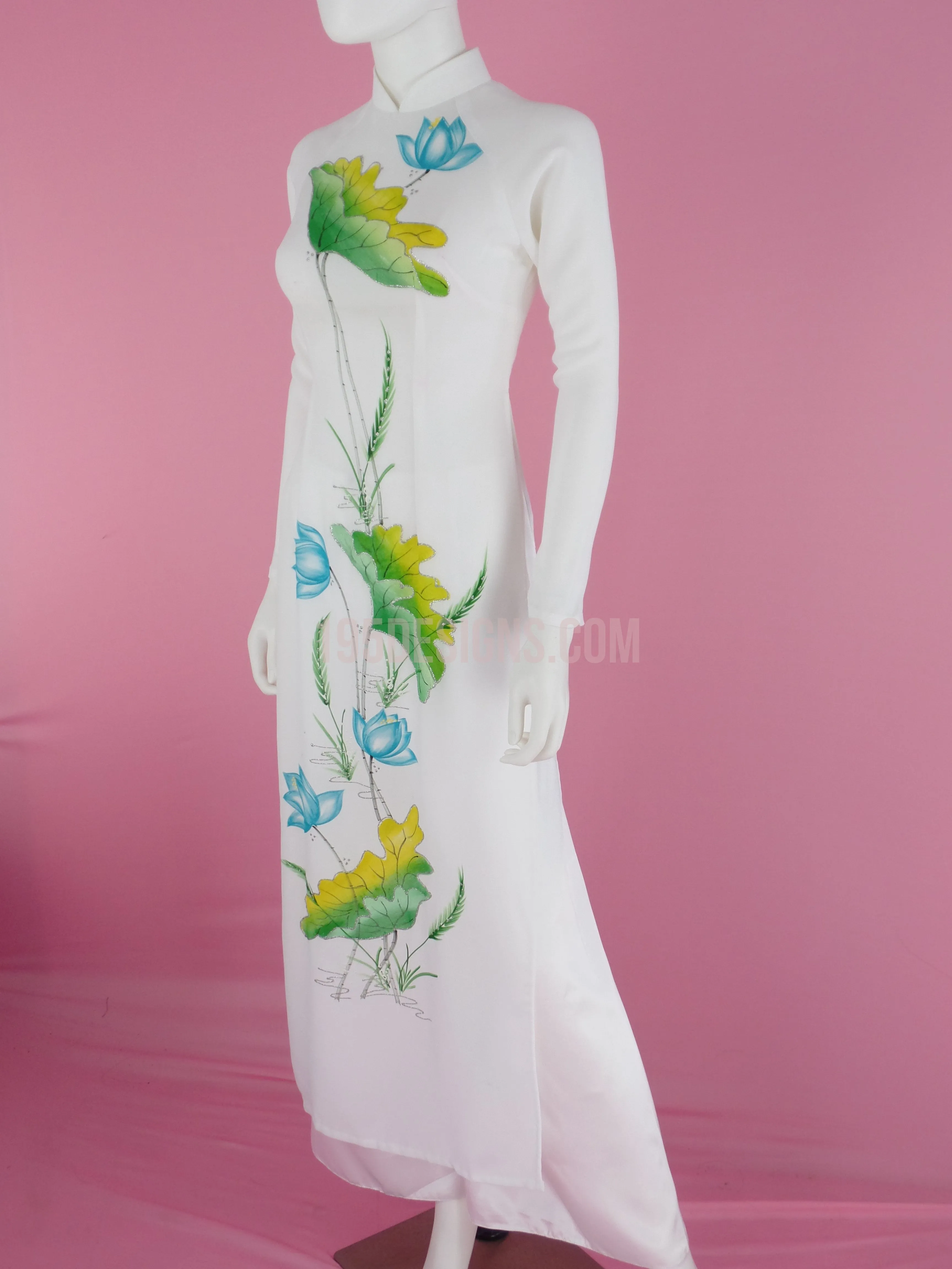 trắng vẽ sen xanh