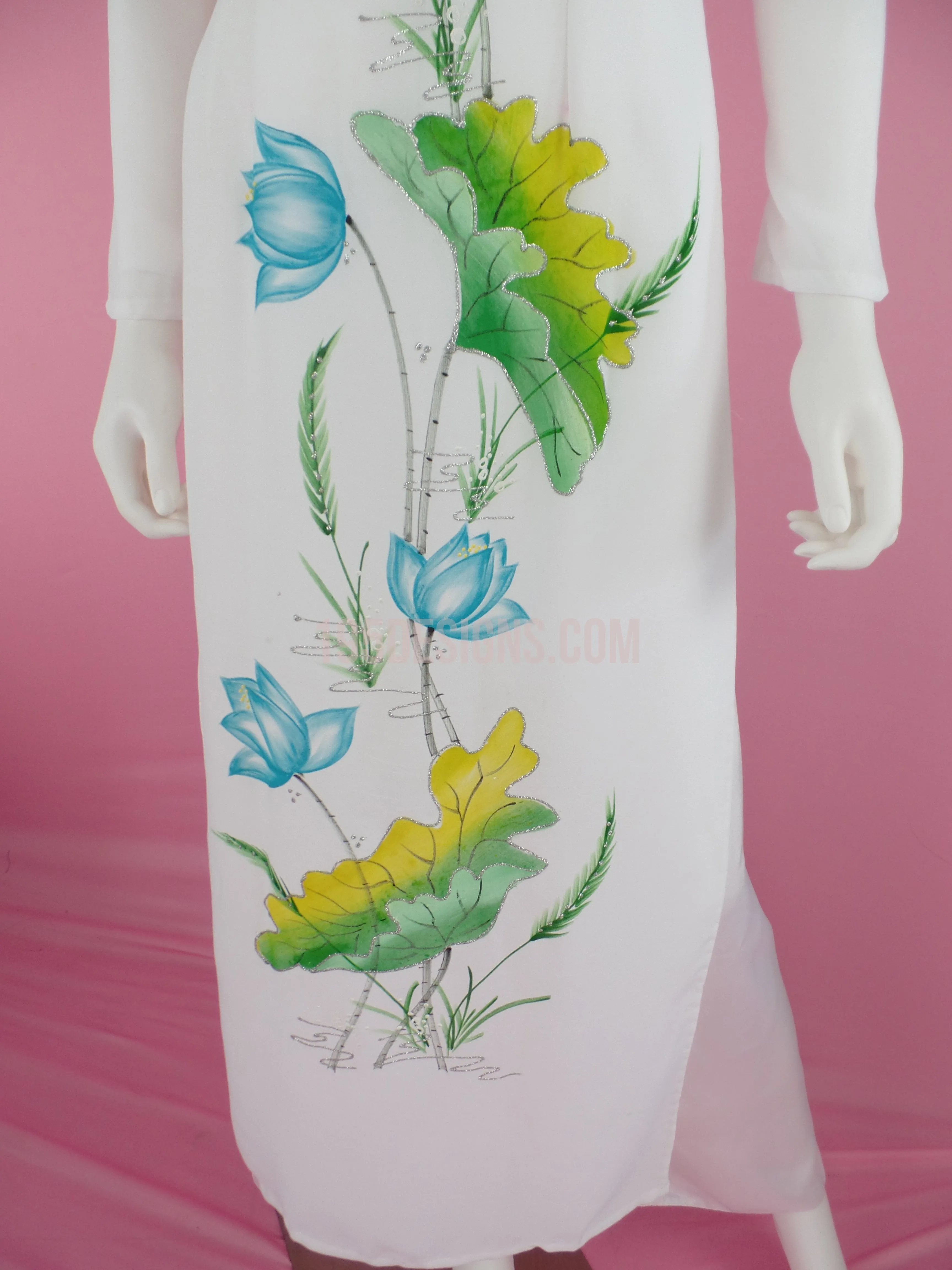 trắng vẽ sen xanh