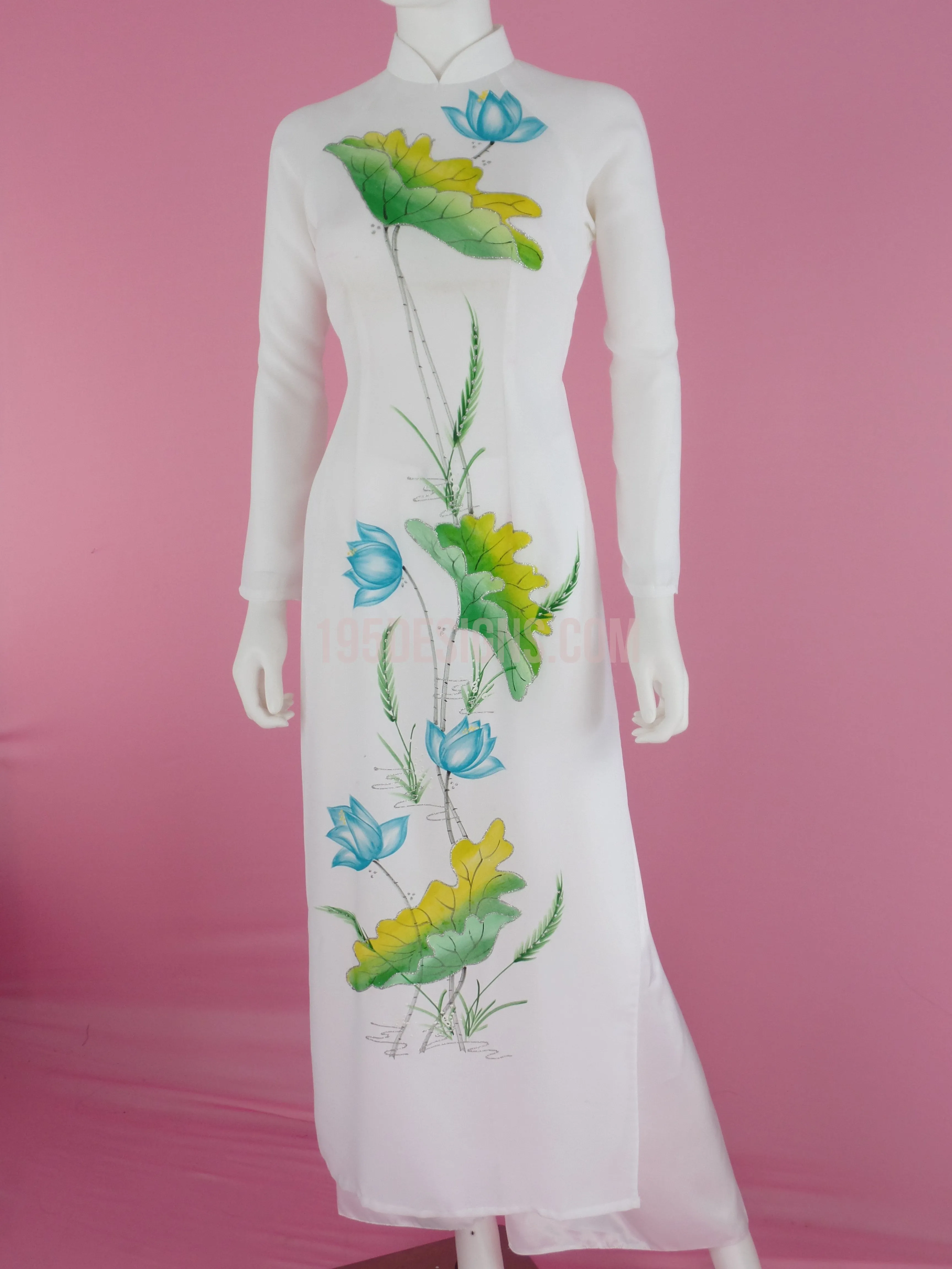trắng vẽ sen xanh