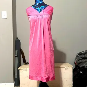 Vanity fair in new condition vintage sleep dress