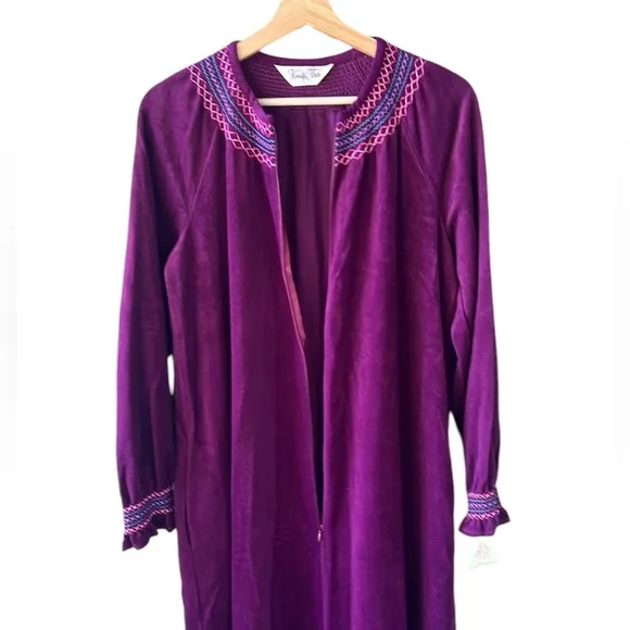 Vanity Fair Vintage New w Tag Velvet Magenta House Dress Muumuu Robe Sz M