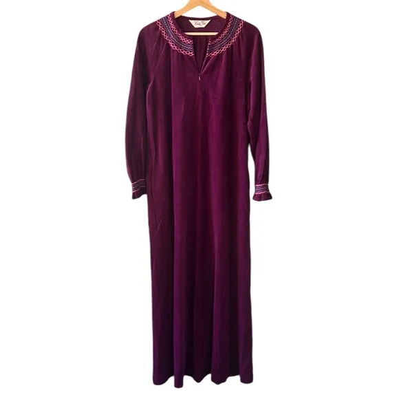 Vanity Fair Vintage New w Tag Velvet Magenta House Dress Muumuu Robe Sz M