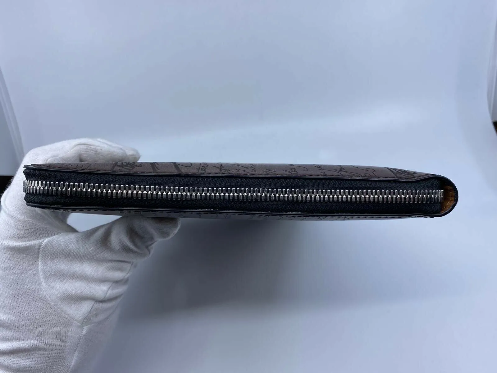 Venezia Scritto Nino Large Leather Clutch