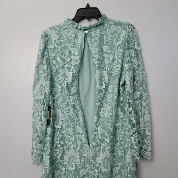 VINCE CAMUTO Mockneck Lomg Sleeve Floral Lace Dress