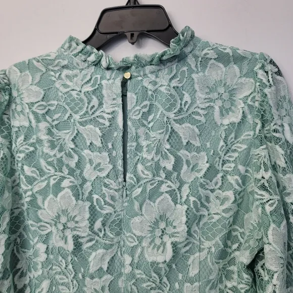 VINCE CAMUTO Mockneck Lomg Sleeve Floral Lace Dress