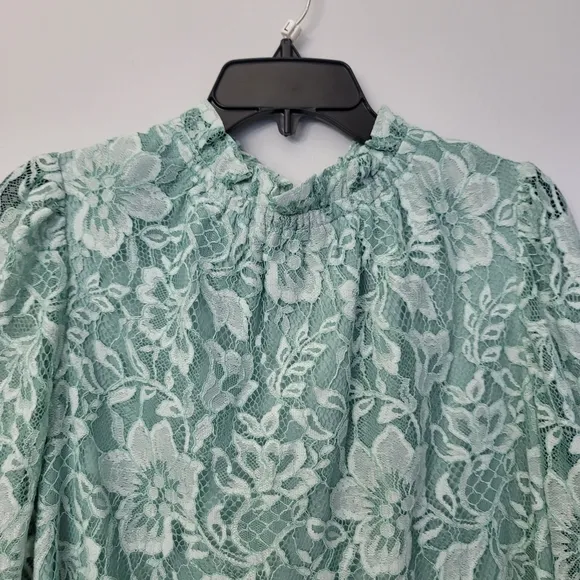 VINCE CAMUTO Mockneck Lomg Sleeve Floral Lace Dress