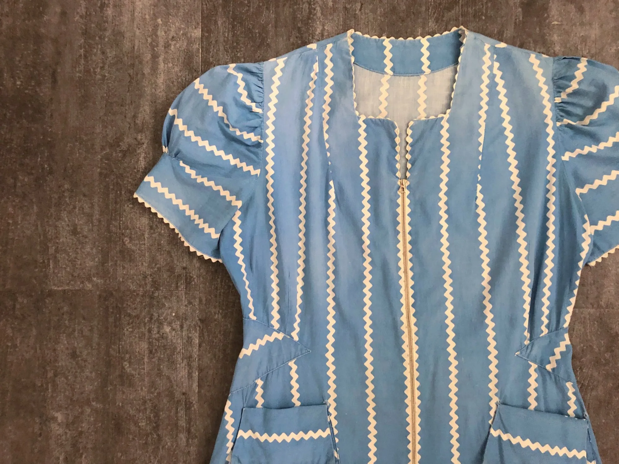 Vintage 1940s dress . 40s zip front dress . size large to l/xl