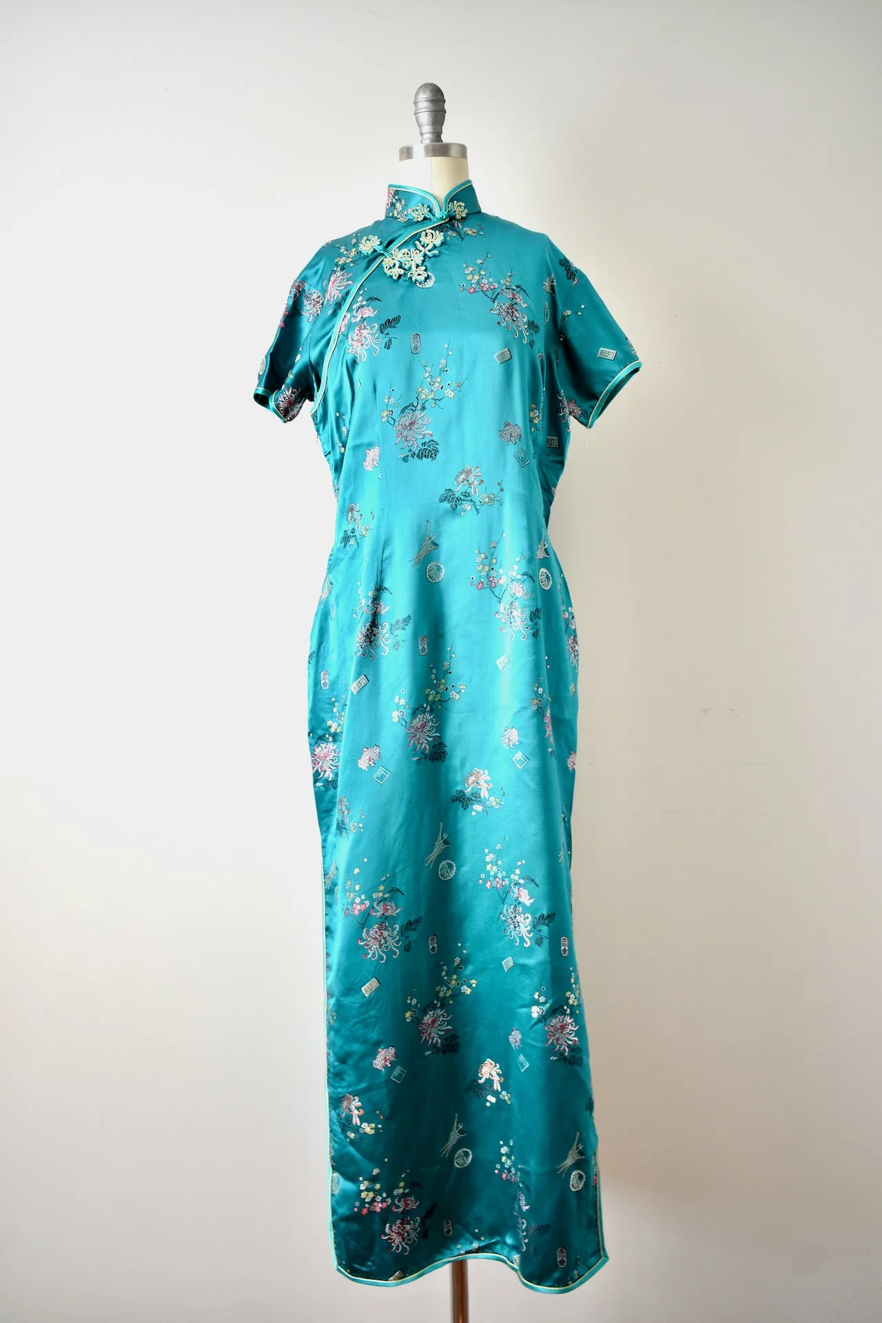 Vintage 1950s Cheongsam Dress