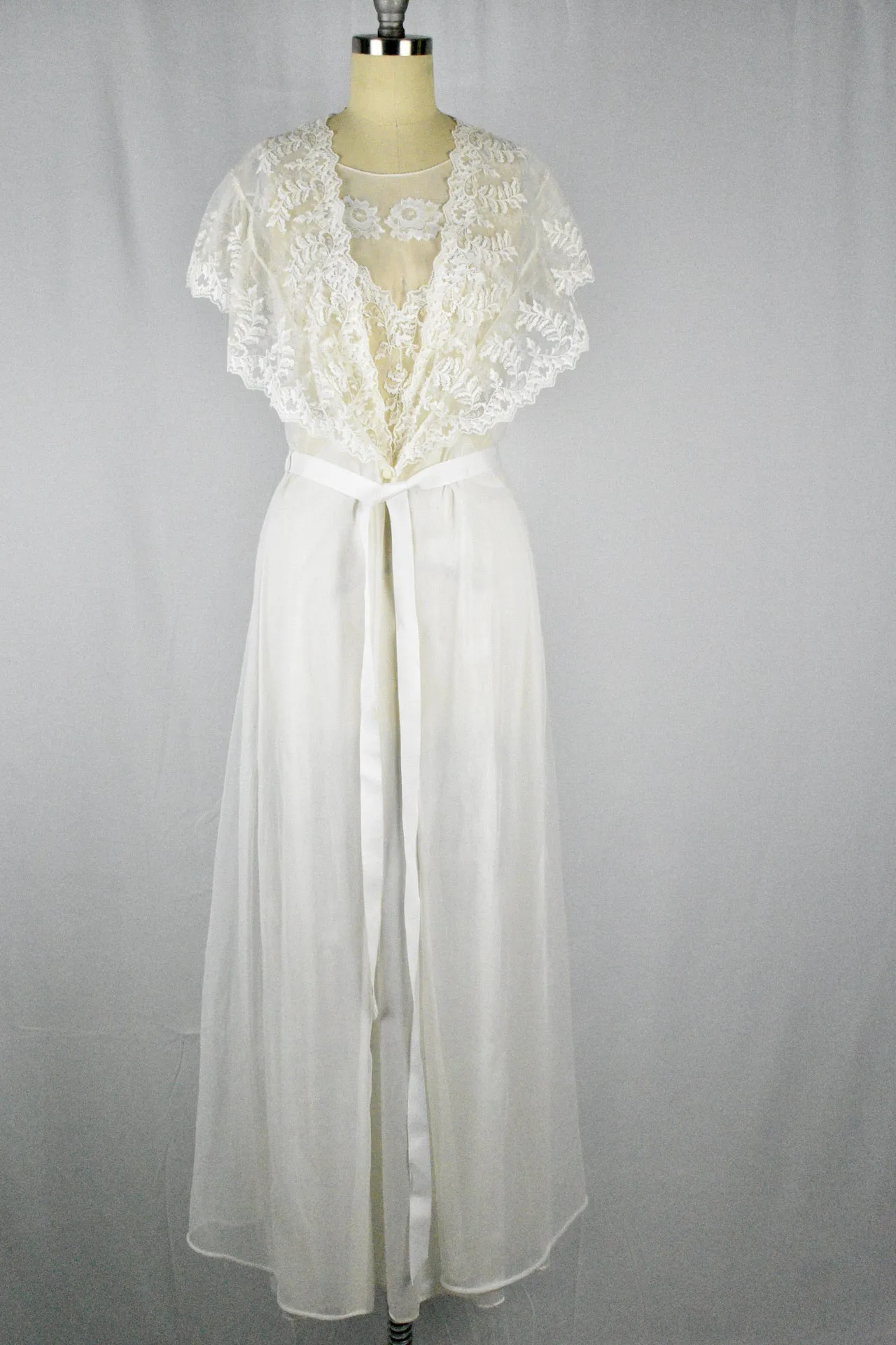 Vintage 1970s 2 Piece Sexy Nightgown w/ Detailing