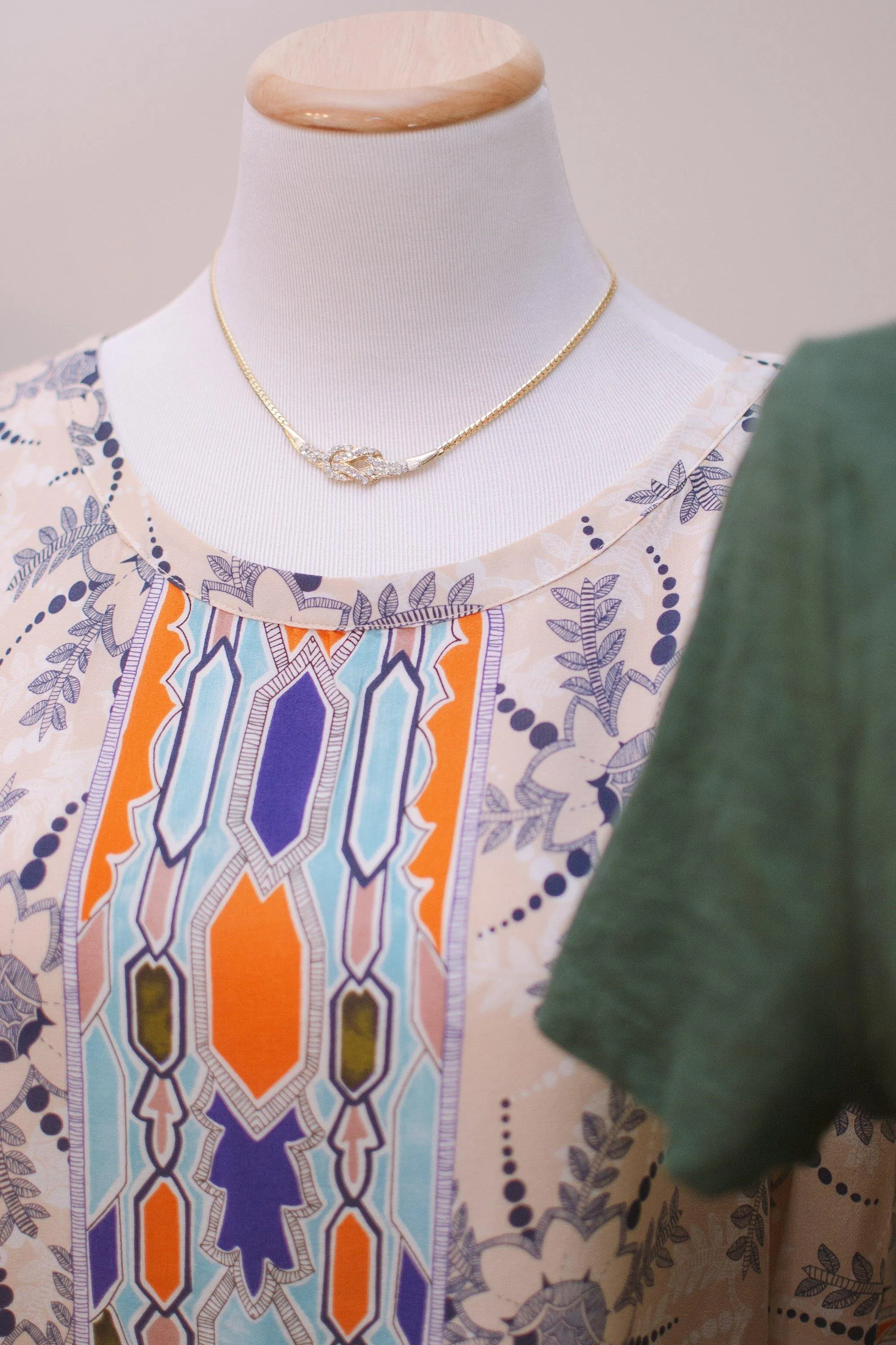 Vintage 1980s Rhinestone Knot Necklace