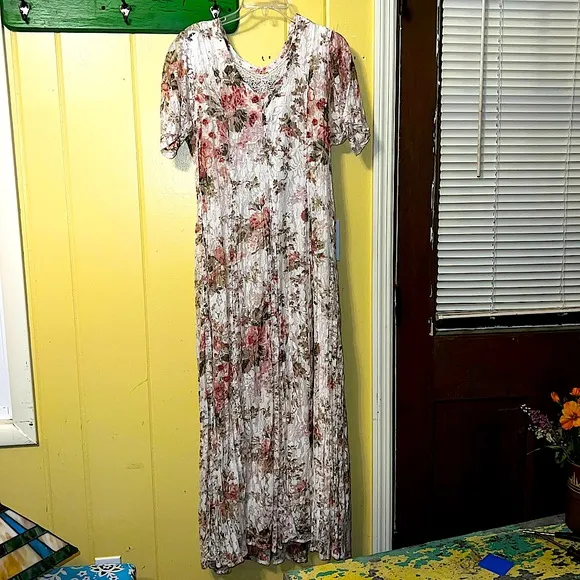 Vintage 70s Nostalgia Pink &amp; Terra Cota Floral Crinkle Lace Maxi Dress