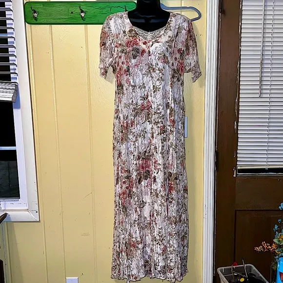 Vintage 70s Nostalgia Pink &amp; Terra Cota Floral Crinkle Lace Maxi Dress