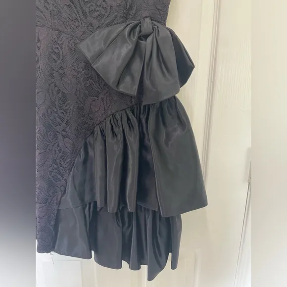 Vintage 80s/90s Spaghetti Strap Dance Prom Dress Black w/Burgundy Lace Size 5-6