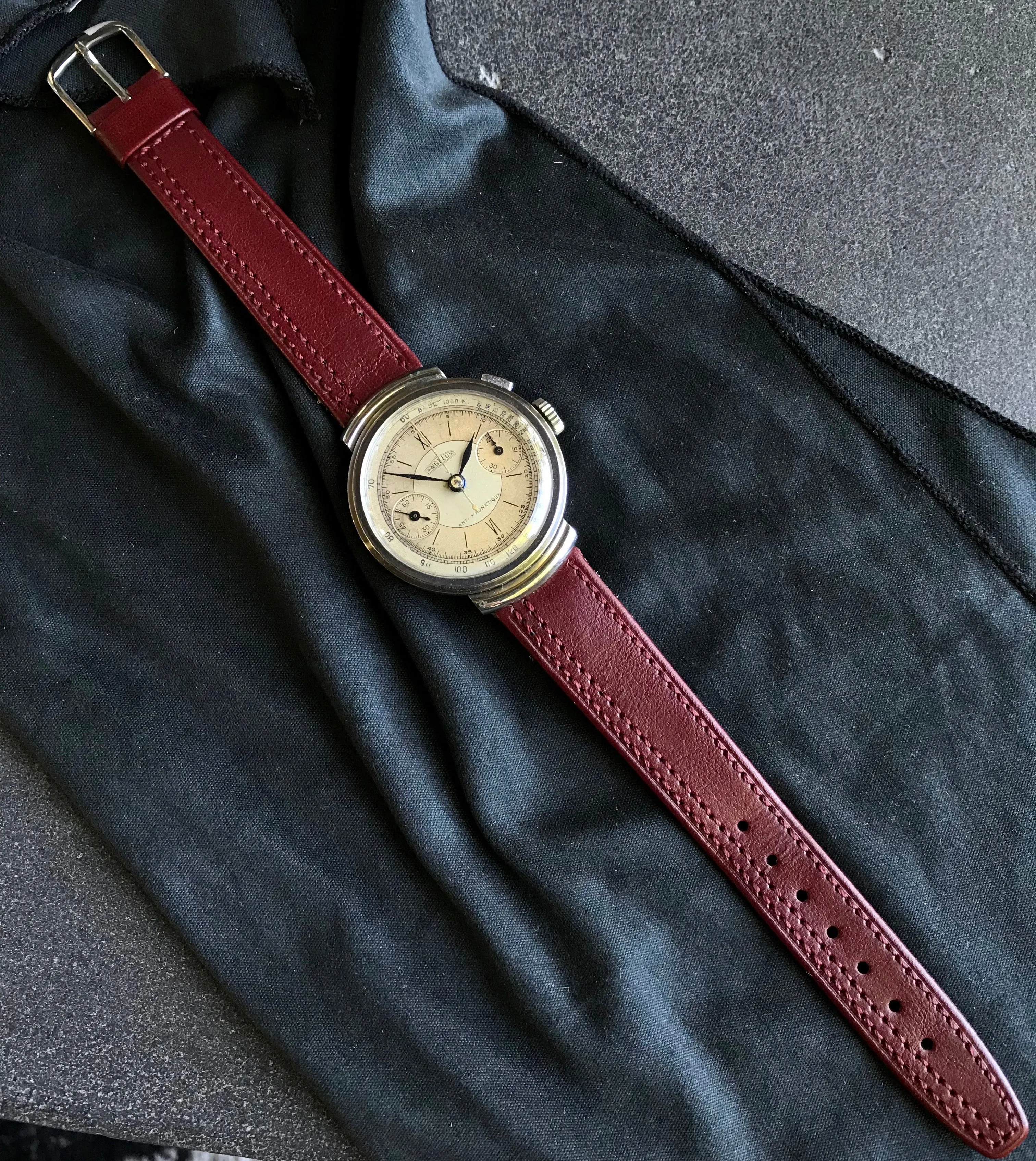 Vintage Angelus Mono Pusher Chronograph Step Case Manual Wind Anti Magnetique Wristwatch