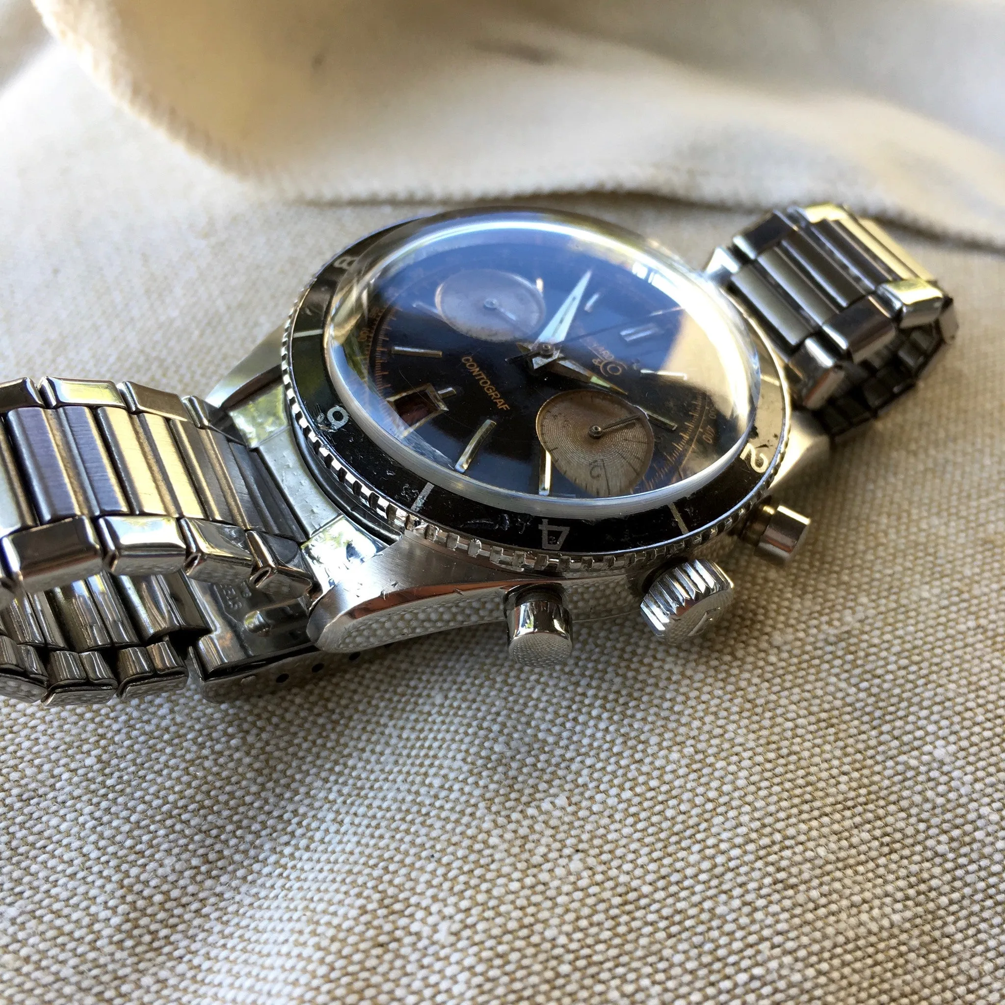 Vintage Eberhard & Co. Contograf Steel Chronograph Gilt Roulette Date Wristwatch