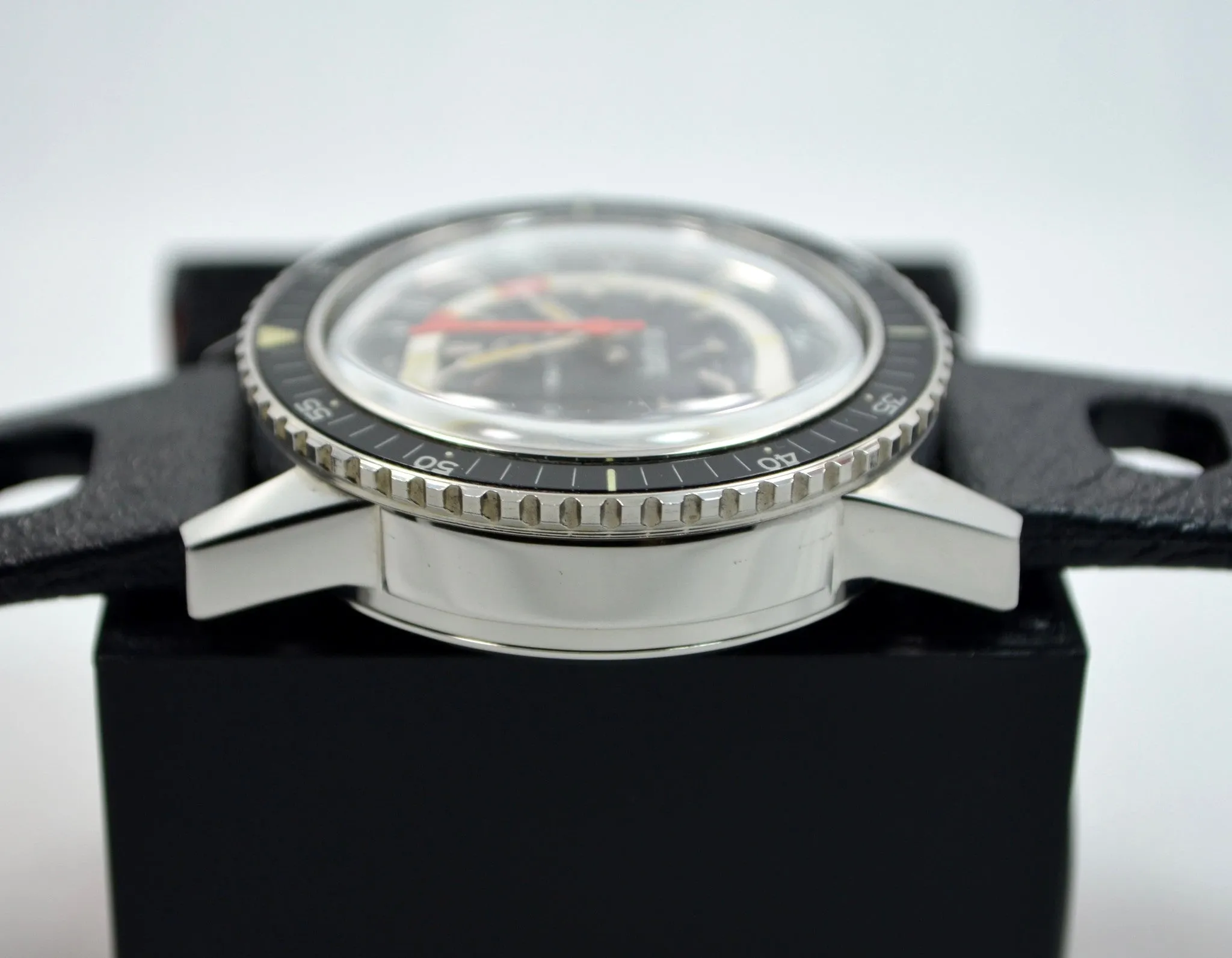 Vintage Favre Leuba Bathy 50 Steel 53243 Black Depth Gauge Divers Wristwatch MINT!