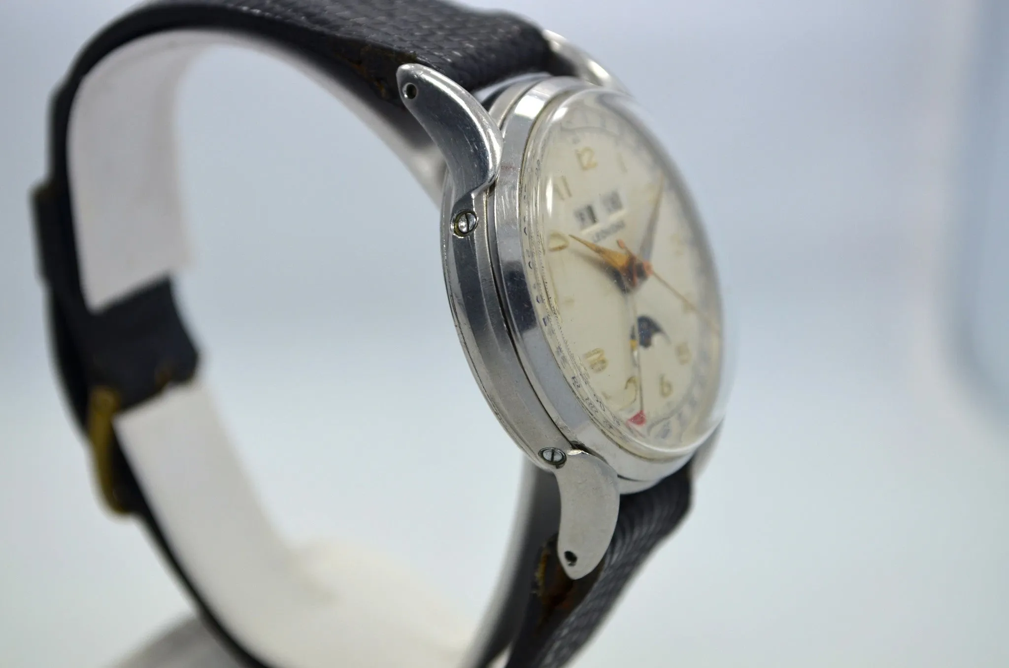 Vintage Leonidas Triple Date Calendar Moon Phase Day Date Steel Ref. 1201 Manual Wind 1940's