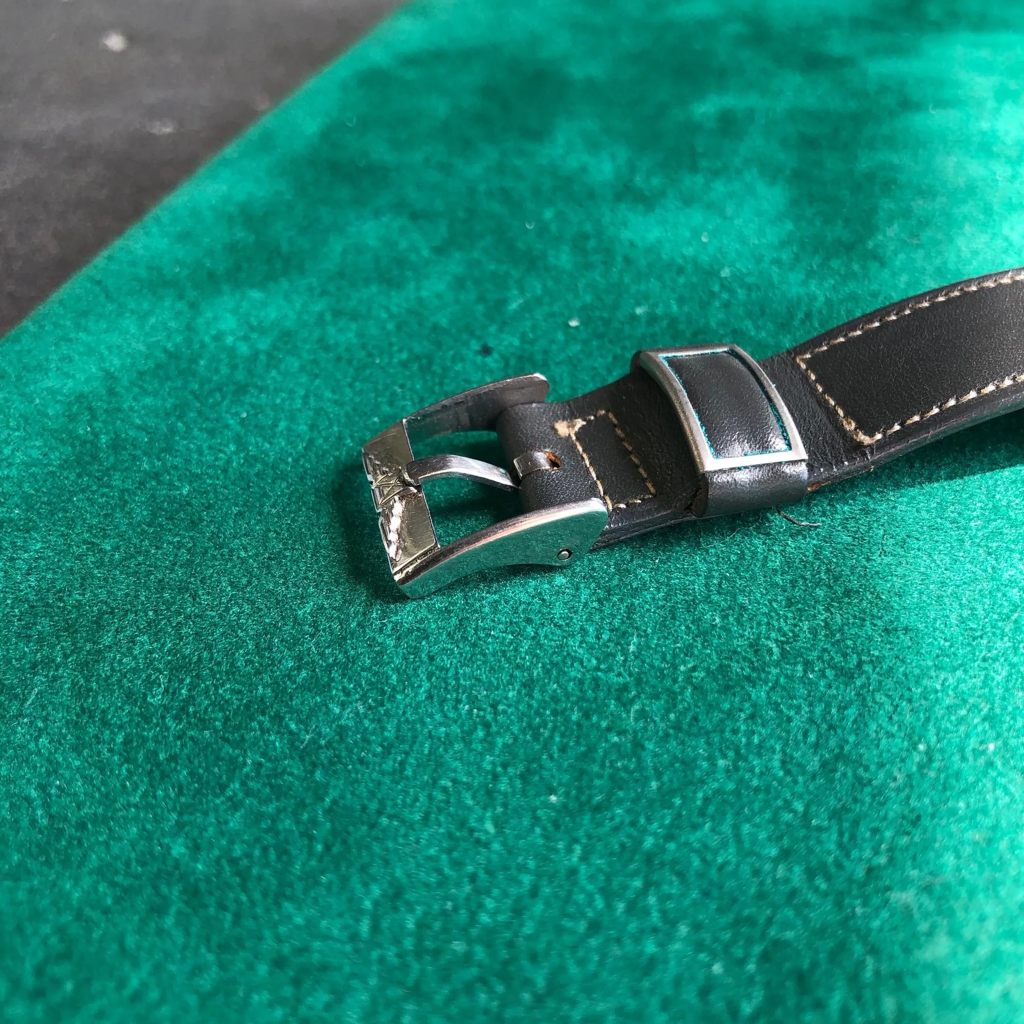 Vintage Longines Conquest Power Reserve 9032 Automatic Cal. 294 Steel Wristwatch