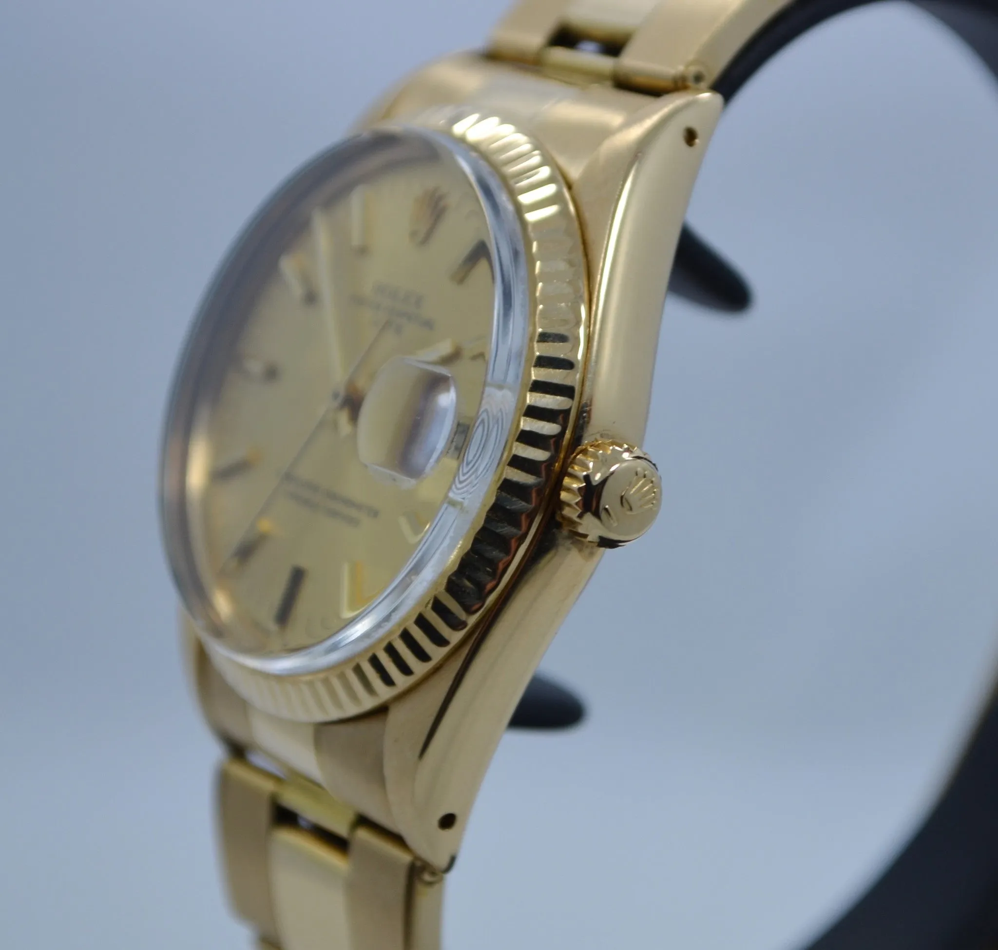 Vintage Rolex 15038 Oyster Perpetual Date 18K Yellow Gold 8.8 Mil 1985 Watch