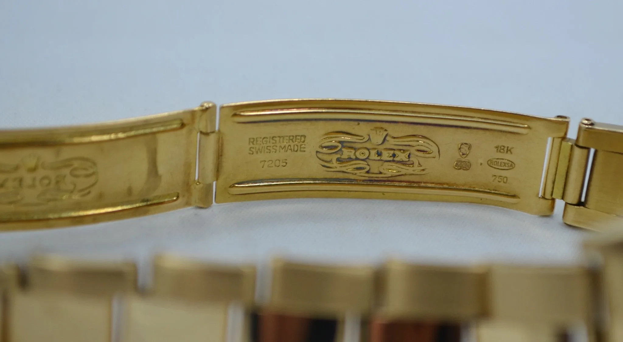 Vintage Rolex 15038 Oyster Perpetual Date 18K Yellow Gold 8.8 Mil 1985 Watch