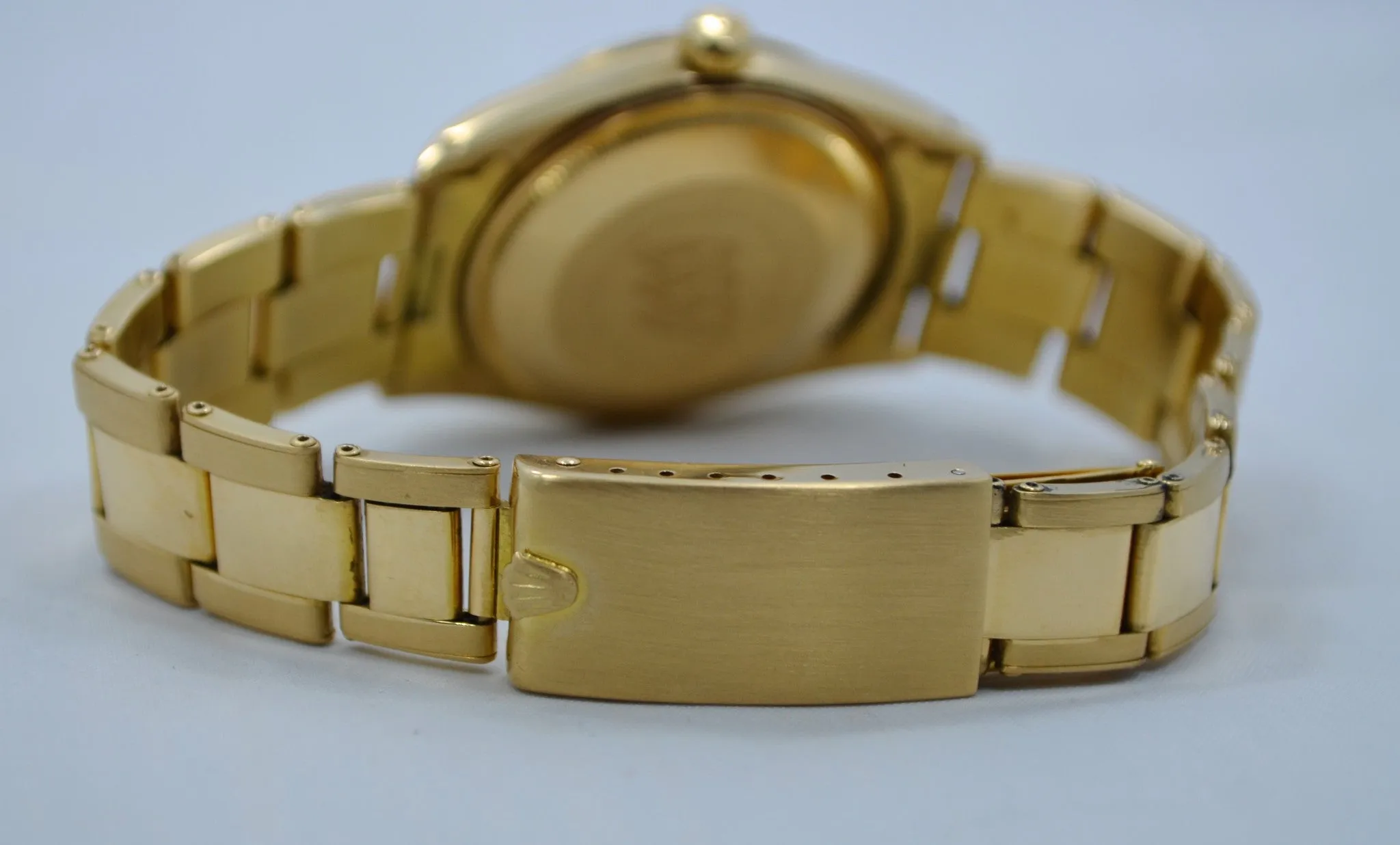 Vintage Rolex 15038 Oyster Perpetual Date 18K Yellow Gold 8.8 Mil 1985 Watch
