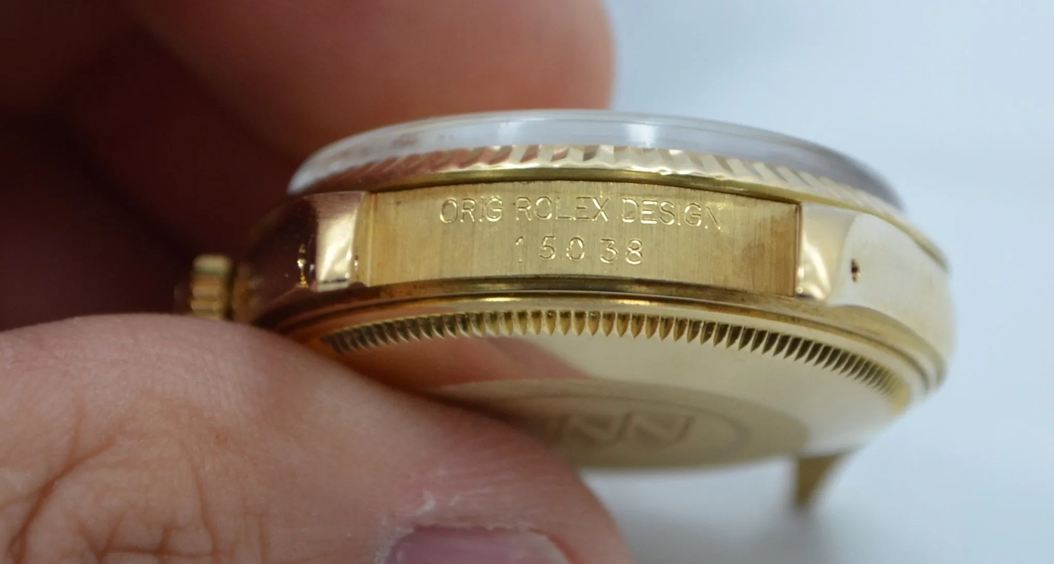 Vintage Rolex 15038 Oyster Perpetual Date 18K Yellow Gold 8.8 Mil 1985 Watch