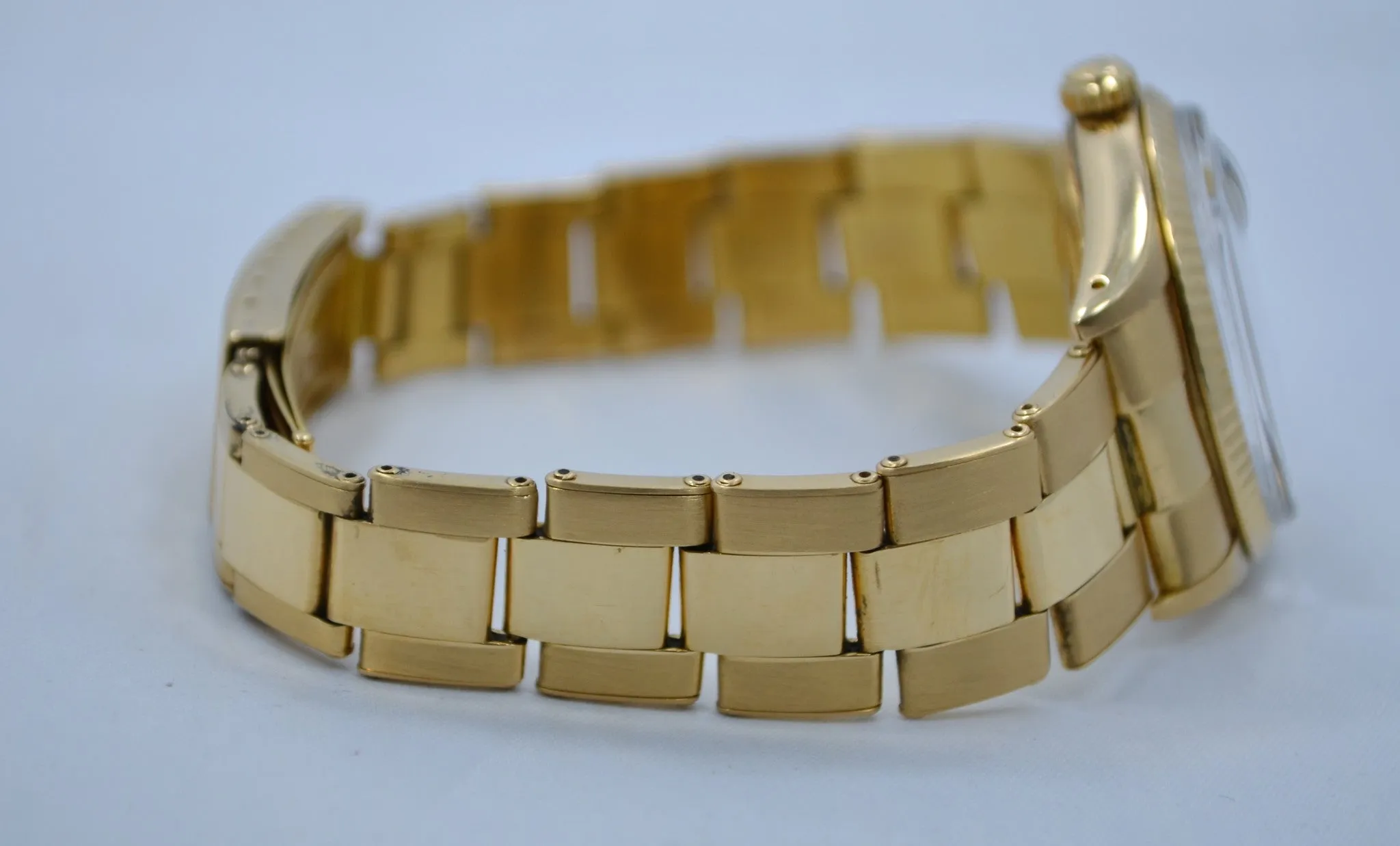 Vintage Rolex 15038 Oyster Perpetual Date 18K Yellow Gold 8.8 Mil 1985 Watch
