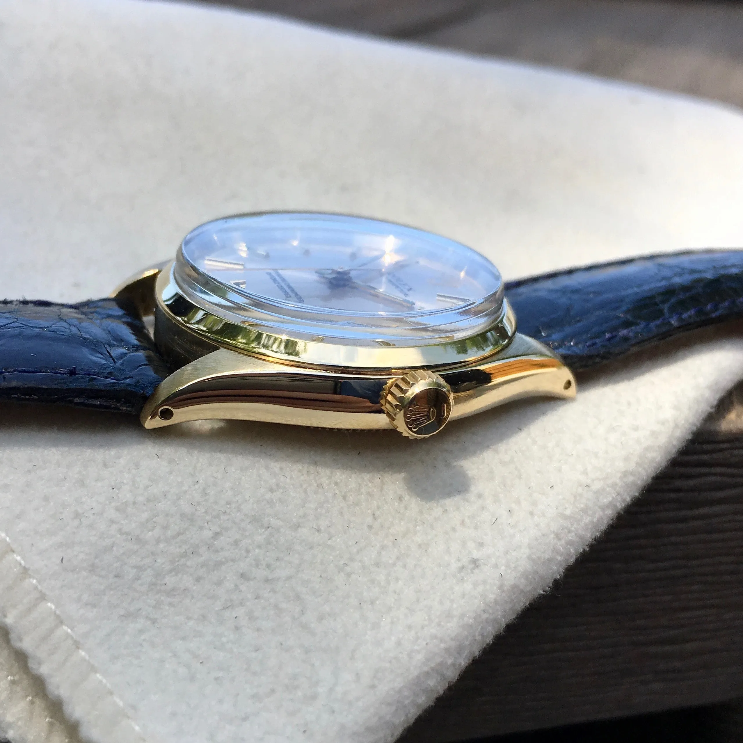 Vintage Rolex Oyster Perpetual 1002 14K Yellow Gold Caliber 1560 Silver Wristwatch
