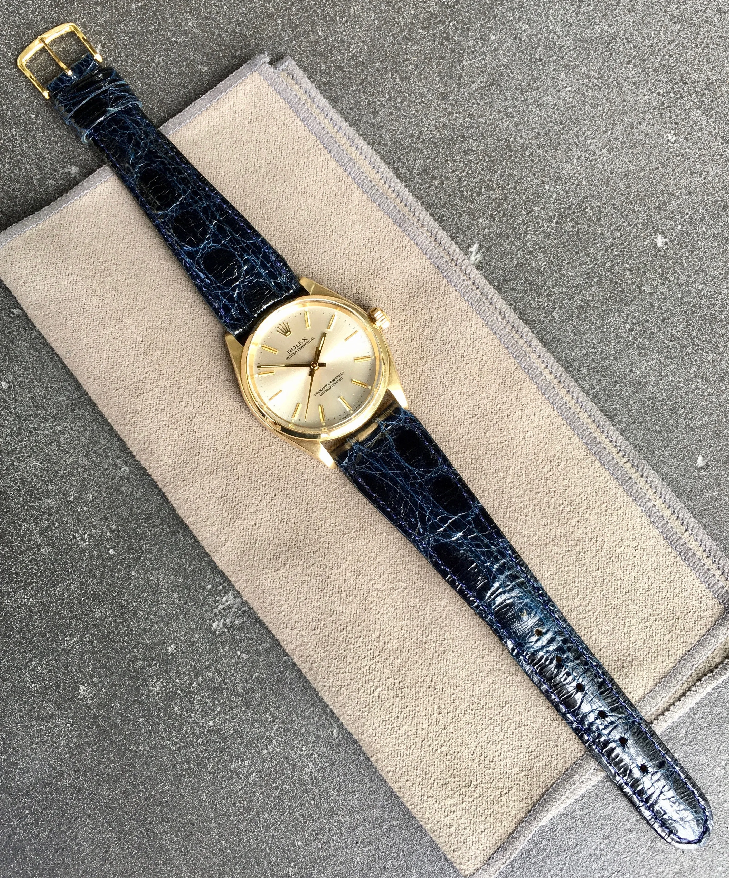 Vintage Rolex Oyster Perpetual 1002 14K Yellow Gold Caliber 1560 Silver Wristwatch