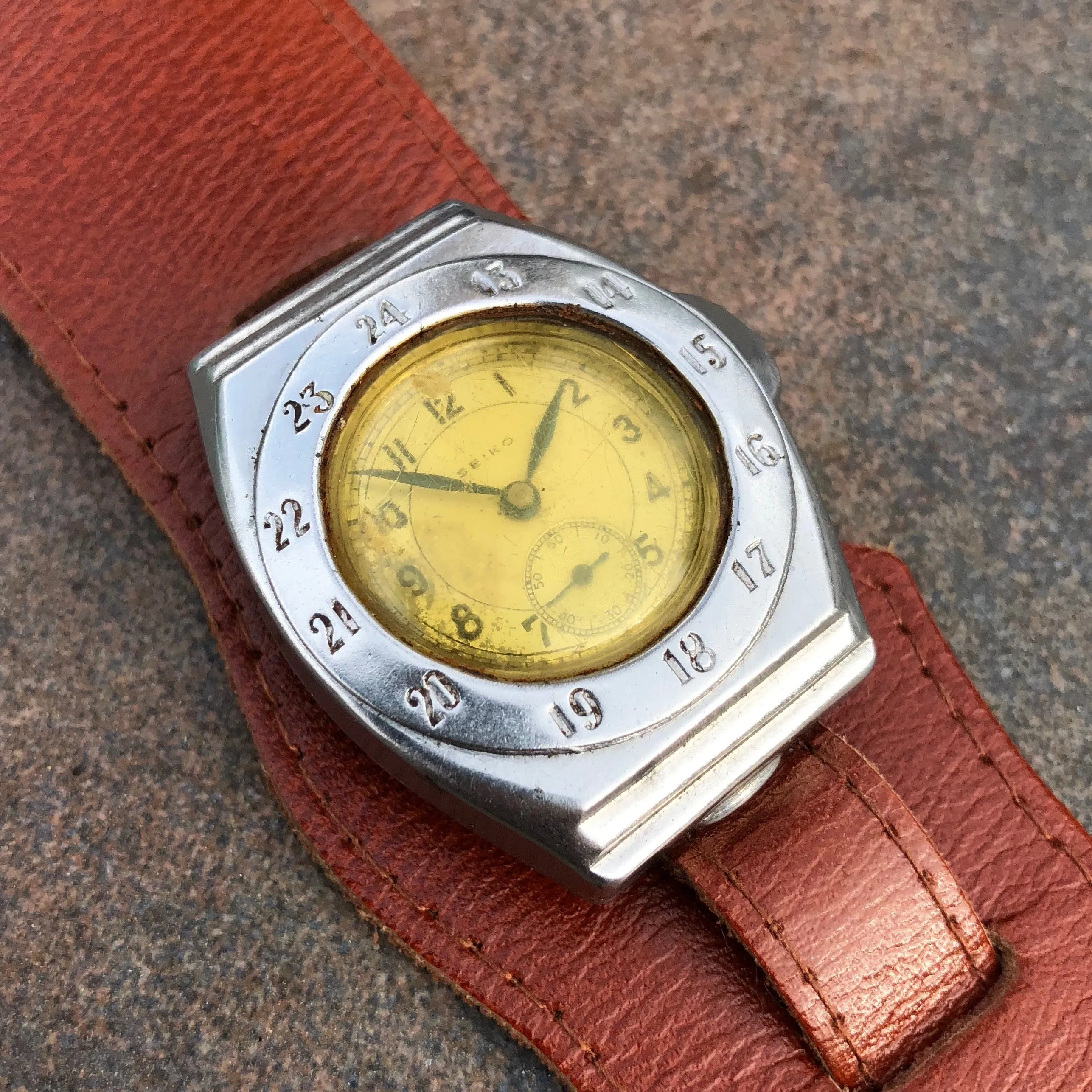 Vintage Seiko WWII Pilots Wristwatch Seikosha Manual Wind Wristwatch 1940's