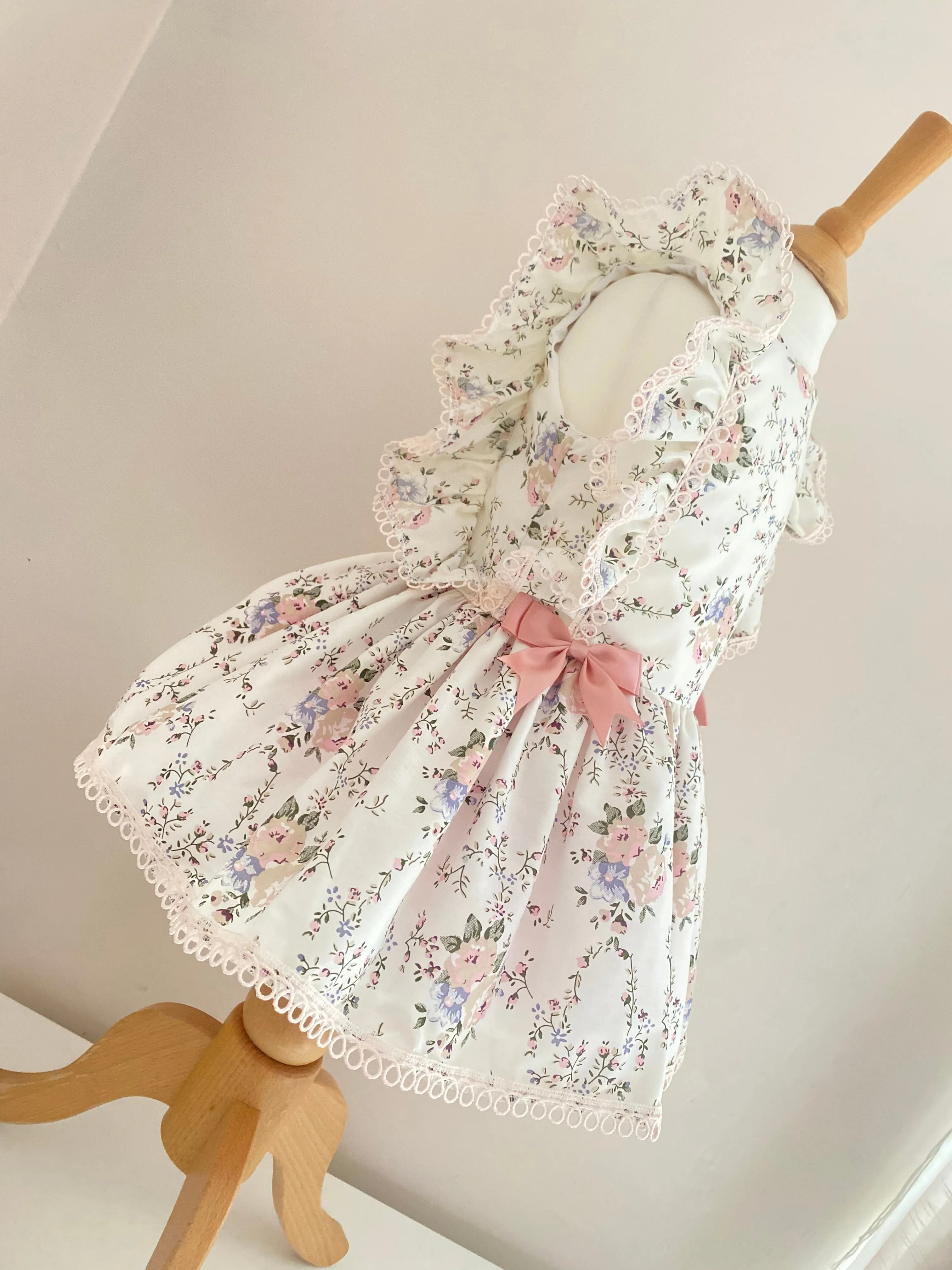 Vintage Style Frilly Sleeve Dress