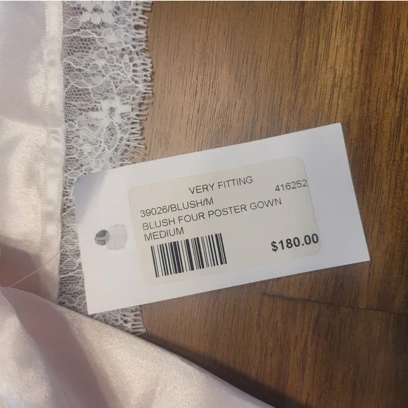 VTG Priamo Very Fitting Blush Four Poster Gown Dress Medium NWT $180 READ