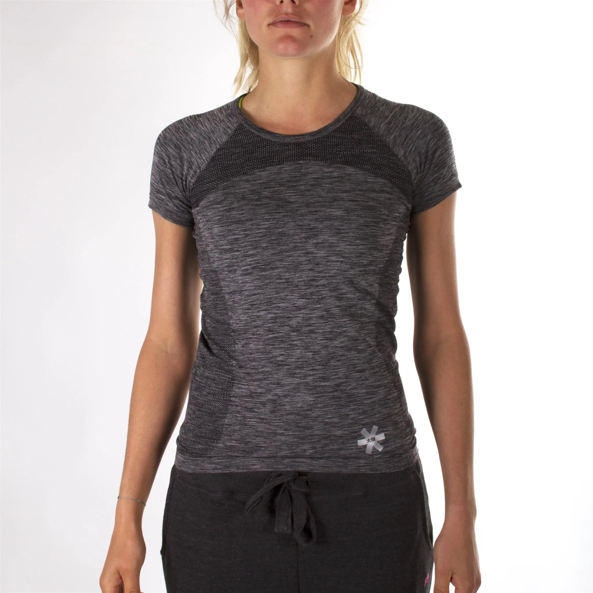 WOMEN TECH KNIT SHORT SLEEVE TEE